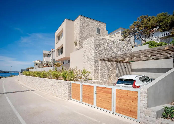 Atropos Villa Hvar Town